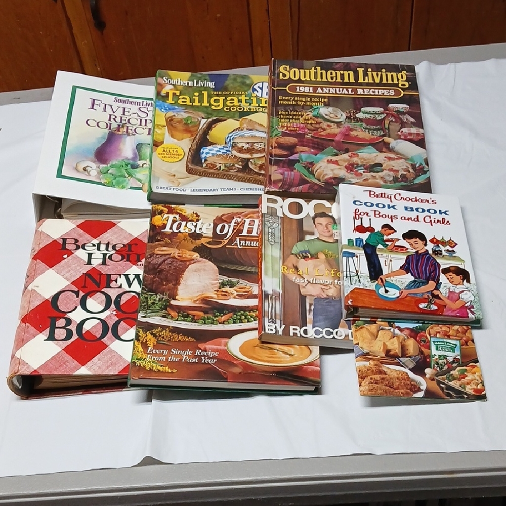 Cookbook Lot Vintage & More Southern Living Taste of Home Homes & Gardens Rocco